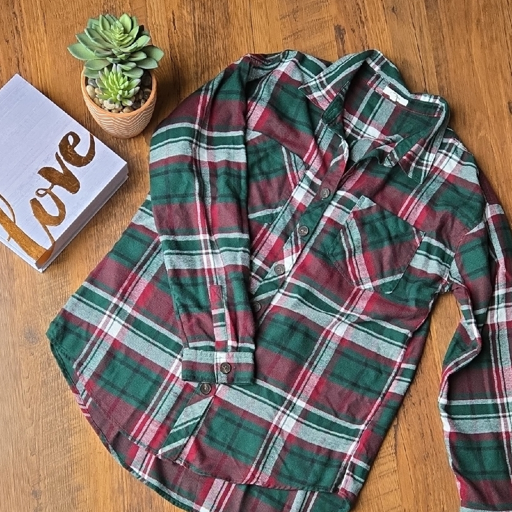 Maurices Soft Oversized Tartan Plaid Shirt in Red/Maroon and Green Size Small